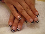 Zselés műköröm díszítés